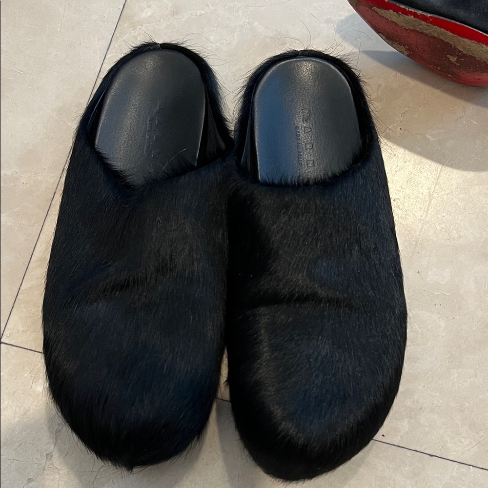Black Fur Slip-On Slippers Marni size 40,5 
Fussbett